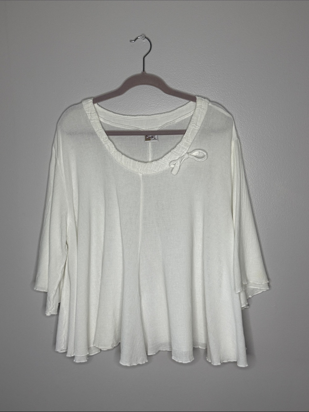 Oh My Gauze! Women's Cream Scoop Neck Flowing Top with Bow Detail No Size